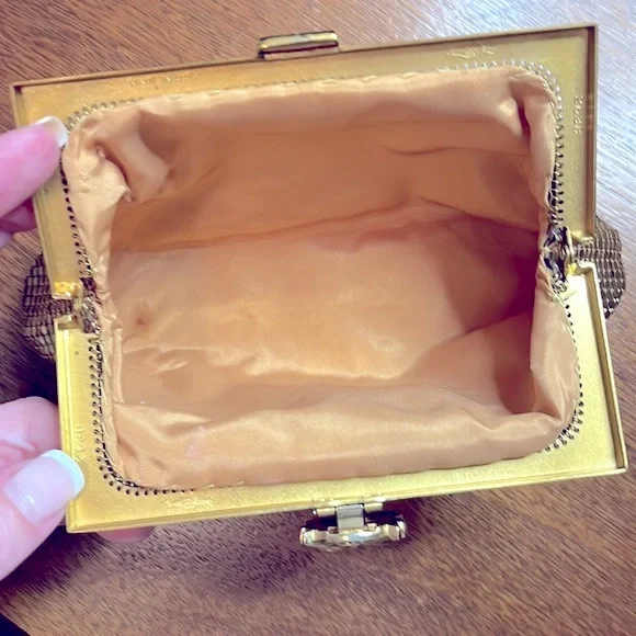 Vintage 1940’s Whiting & Davis Gold Mesh Crystal Clasp Clutch Coin Purse